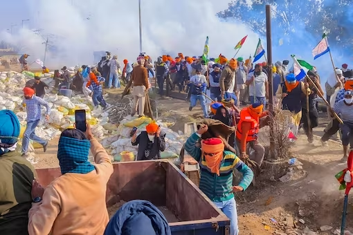 Farmer's Protest: 23-Year-Old Youth Dies in Clash and Protest, Farmers to Halt Delhi March for Two Days, know the Future Plan