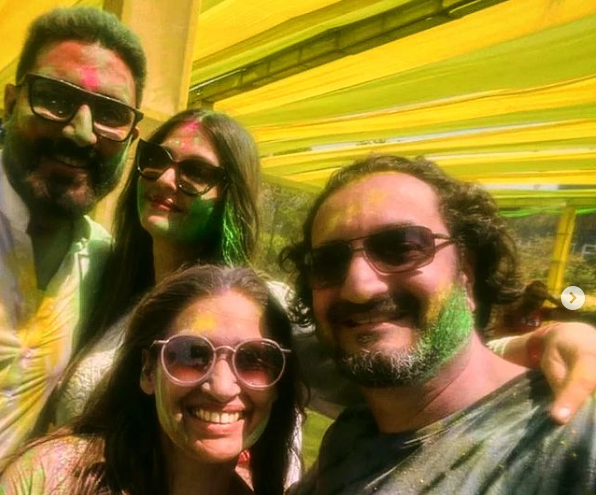 Amidst rumors of a rift, Ash-Abhishek celebrated Holi with friends