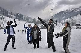 Winter Returns: Kashmir and Himachal Blanketed in Snow, UP-Bihar to Feel the Chill! read latest weather update