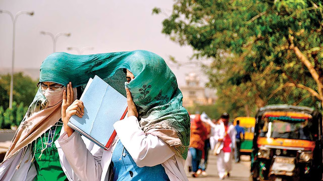 IMD Weather Update: Delhi to Experience More Scorching Heat! Possibility of Hail in Punjab and Haryana, Impact on Uttar Pradesh Expected