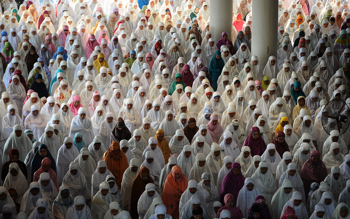 World's Largest Economy in 50 Years: Will Muslims control the world by 2075? Goldman Sachs Projection; They will have an economy Estimated at $50 Trillion