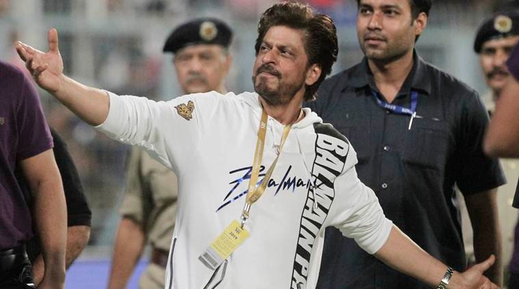 Shahrukh Khan Suffers Dehydration: Learn What to Do First in Case of Heat Stroke