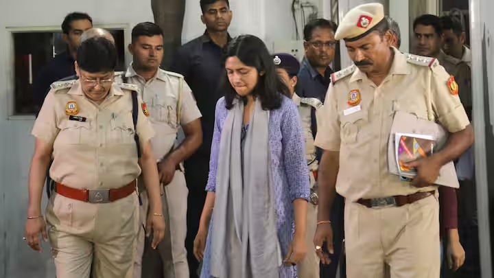 Swati Maliwal Case: Big disclosure, CCTV footage of the time of the incident is missing| Now Delhi Police is preparing to add this new section