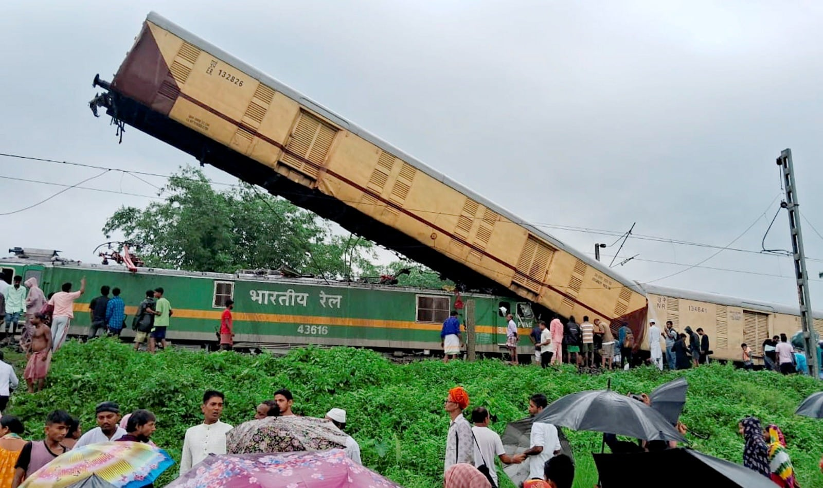 Goods train collides with stationary train in West Bengal, 7 killed: 3 coaches of Kanchenjunga Express derailed| Coaches hanging in the air, see in pictures and VIDEO