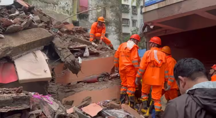 Mumbai Building Collapse: 3-Storey Structure Falls Like Cards—Terrifying Video Inside!