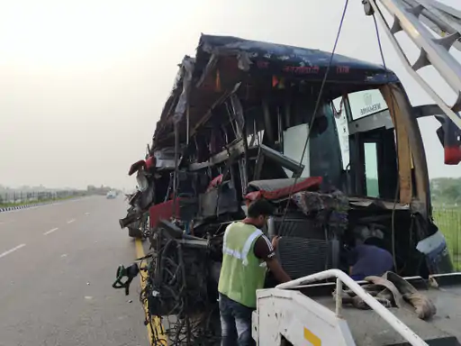 UP News Tragic Collision in Unnao: 18 Dead as Bihar-Delhi Bus Crashes into Tanker
