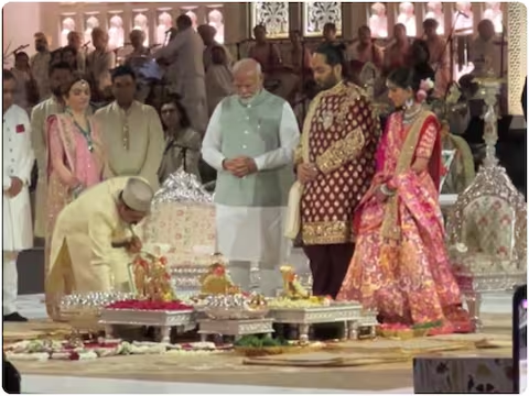 Anant-Radhika Wedding Reception: PM Narendra Modi arrived to bless Anant Ambani and Radhika Merchant.