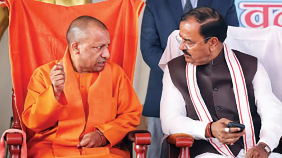 UP Politics: Is BJP preparing to take a big decision in UP? Pictures created a stir