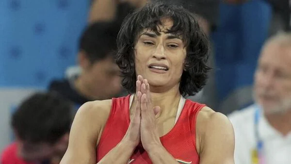 Vinesh Phogat Silver Medal at Risk? CAS Delays Decision Again!