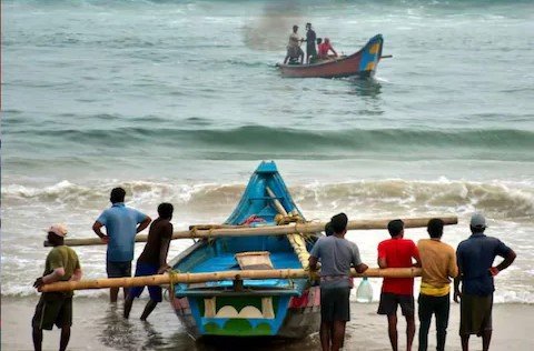 Cyclone Dana Approaches! Schools Closed, Trains Canceled—Are You Prepared?